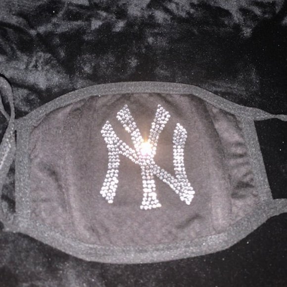 New York Bling Rhinestone Mask - Picture 1 of 2